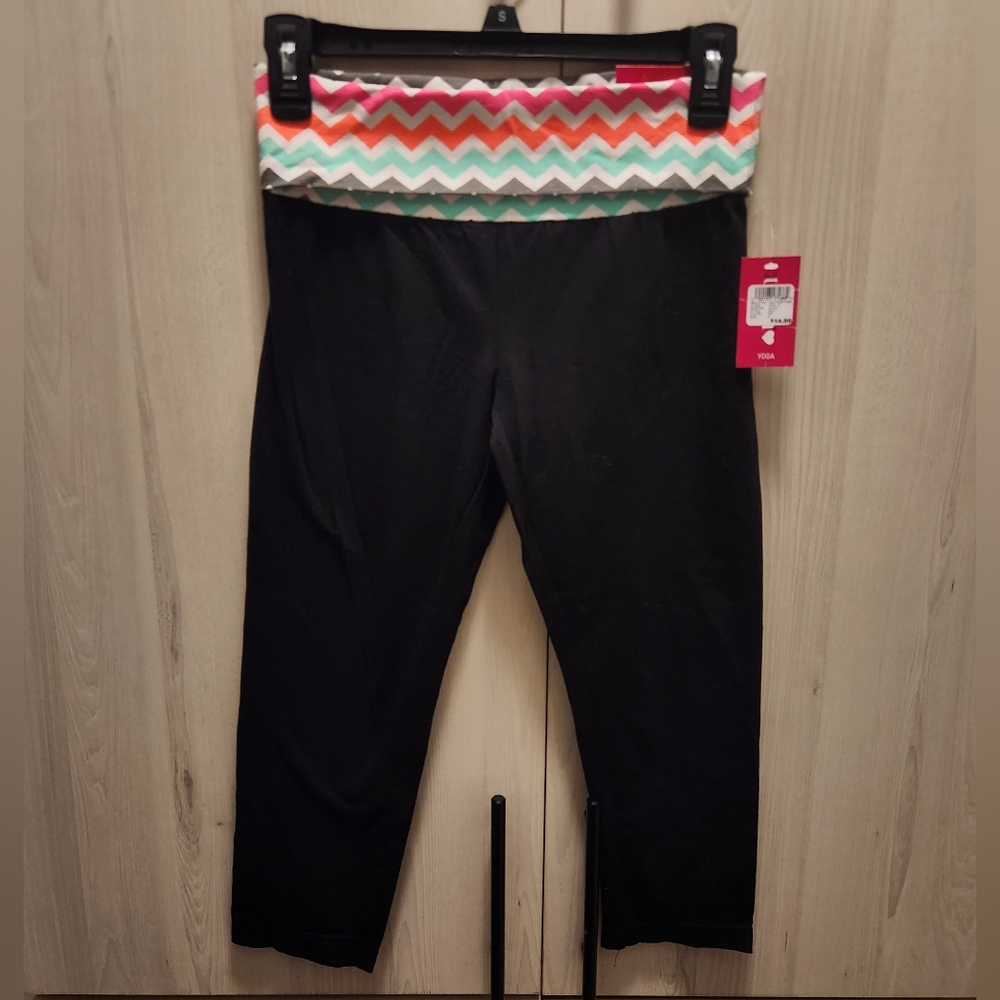 Rue 21 Tarea Cropped Yoga Pants with Tag